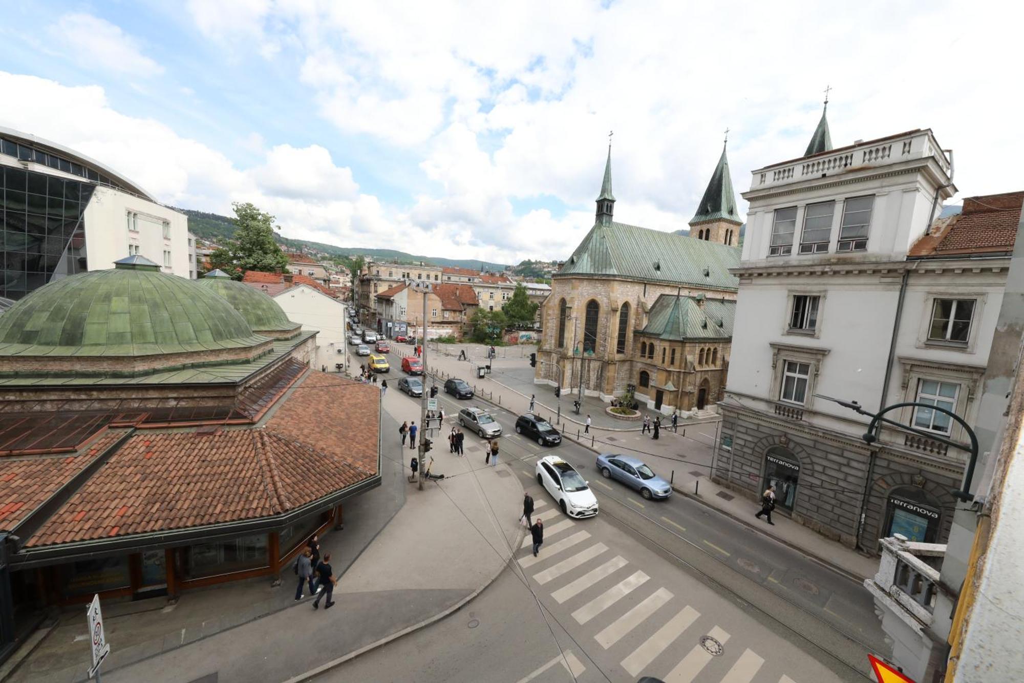 Historijski Luksuz U Starom Gradu, Garage Parking Saraievo Exterior foto